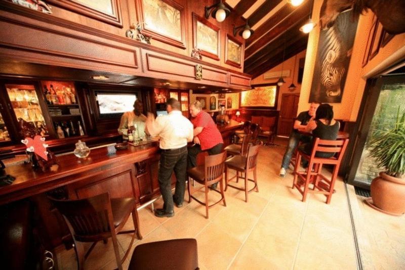 יוהנסבורג Le Cozmo Guesthouse מראה חיצוני תמונה