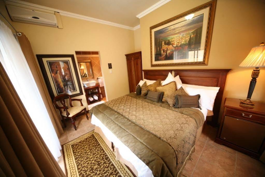 יוהנסבורג Le Cozmo Guesthouse מראה חיצוני תמונה
